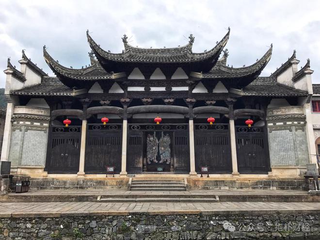 这个县城创造罚款收入下降“奇迹”开元棋牌app政府大楼旁可以摆摊(图4)