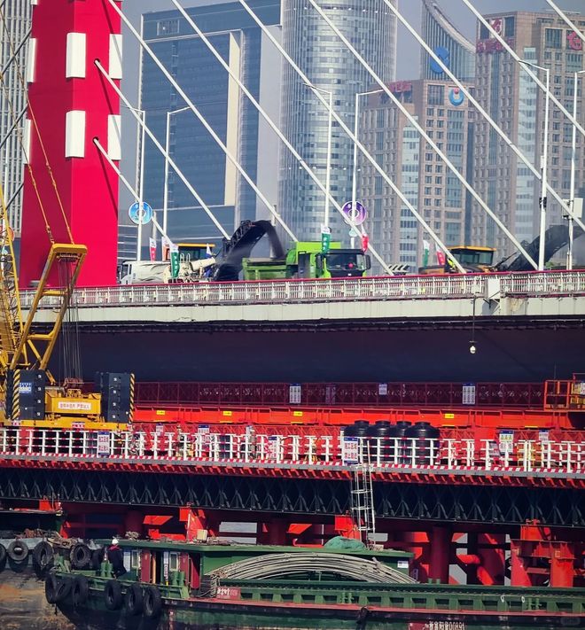 威力!周一早高峰这些路段建议绕行……开元ky棋牌三桥断流之江周末过江已感(图6) 威力!周一早高峰这些路段建议绕行……开元ky棋牌三桥断流之江周末过江已感(图6)